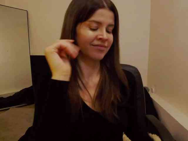 AryaJoliee AryaJoliee