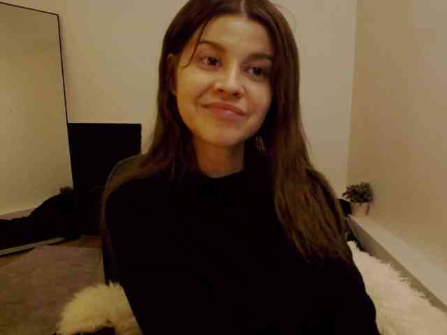AryaNoiree webcam