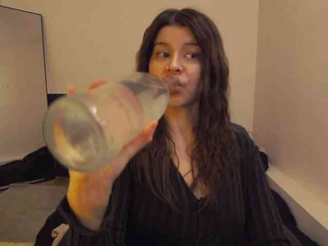 AryaJoliee