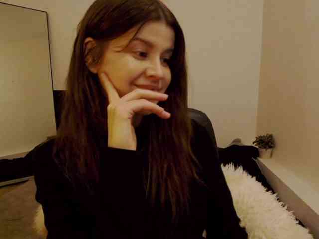 AryaNoiree webcam
