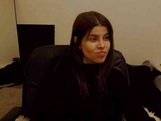 AryaJoliee