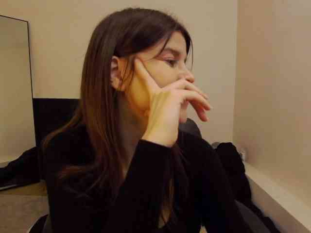 AryaJoliee webcam