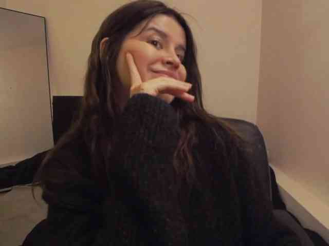 AryaJoliee