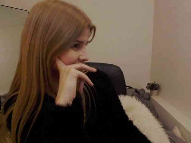 AryaNoiree webcam