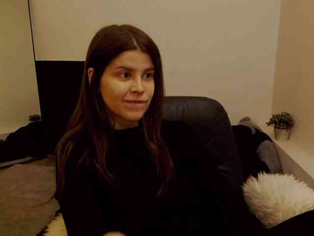 AryaJoliee