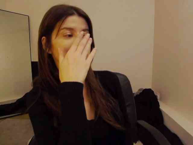 AryaJoliee