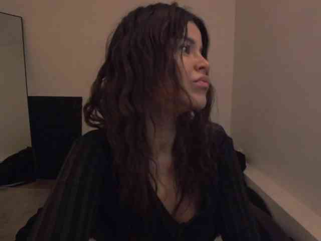 AryaJoliee