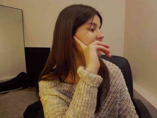 AryaJoliee