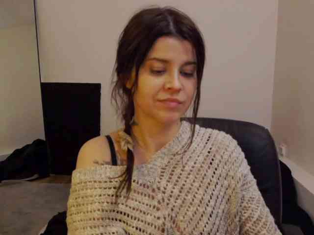 AryaJoliee