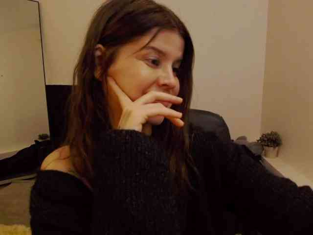 AryaJoliee
