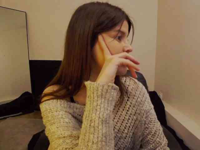 AryaJoliee