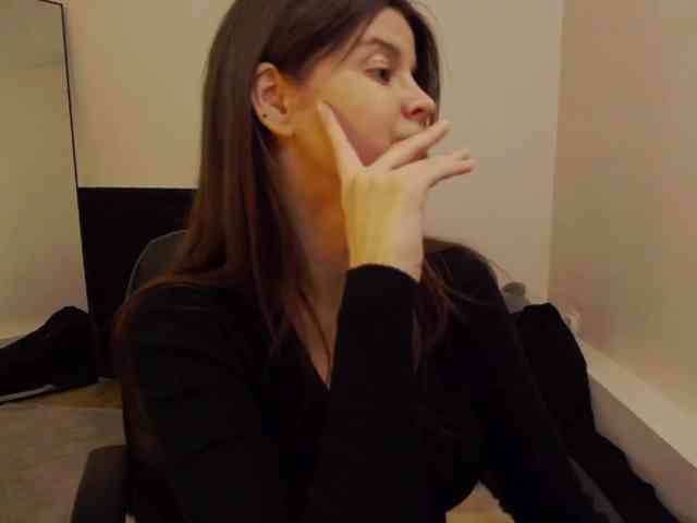 AryaJoliee