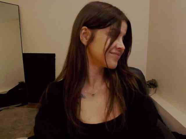 AryaJoliee webcam
