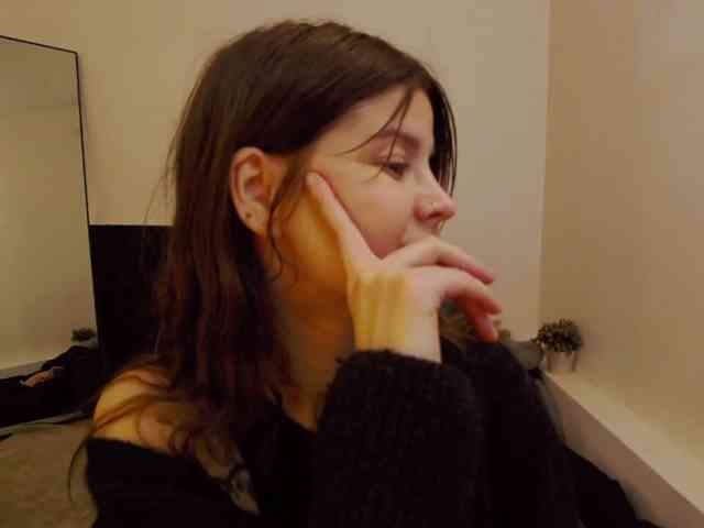AryaJoliee