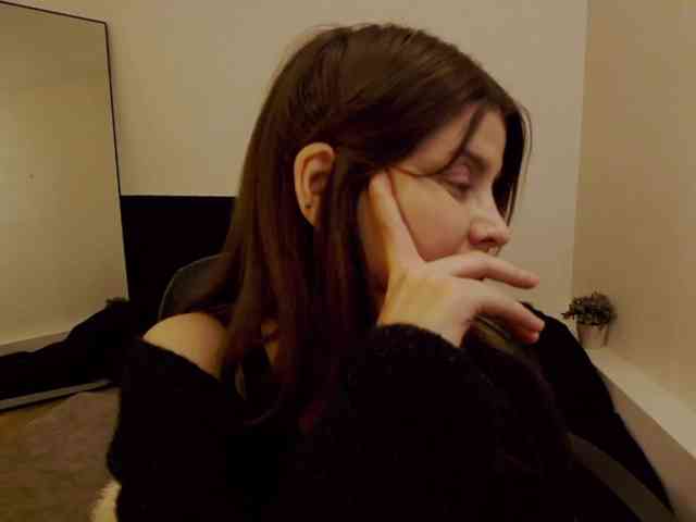 AryaJoliee