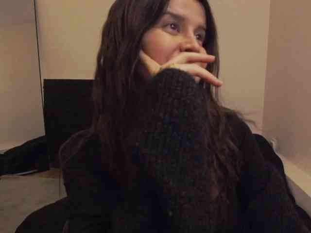 AryaJoliee