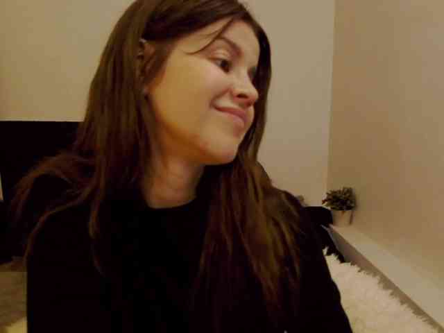 AryaJoliee