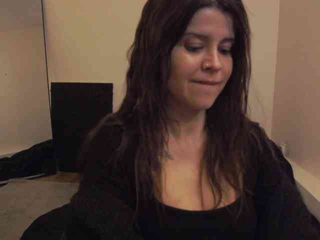 AryaJoliee