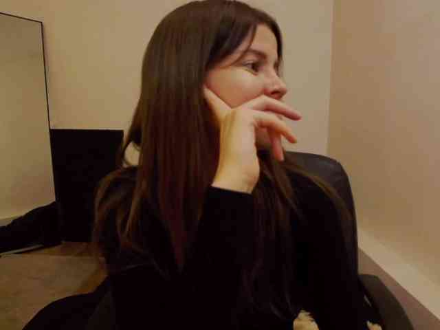 AryaJoliee AryaJoliee