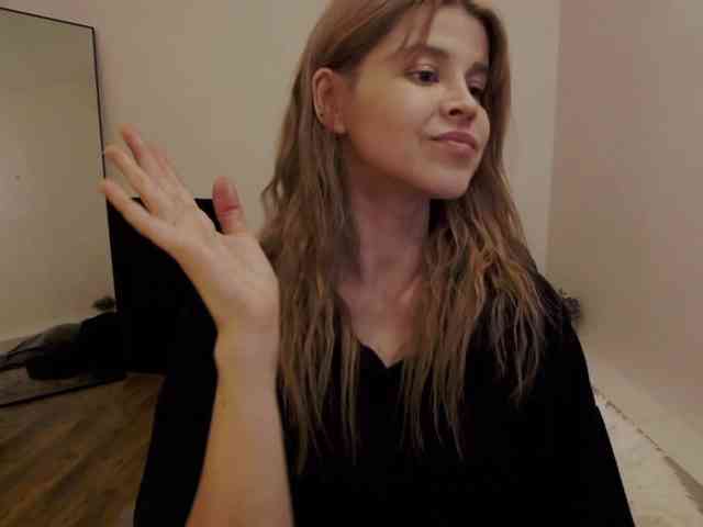 AryaNoiree webcam