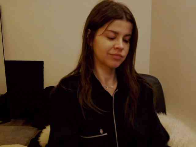 AryaJoliee