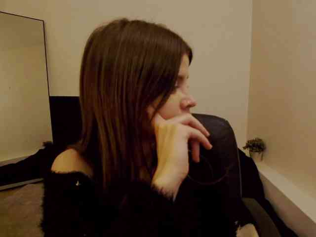 AryaJoliee