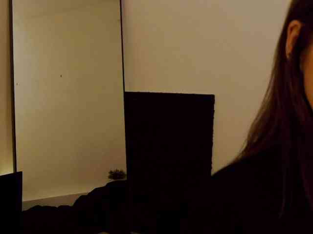 AryaJoliee