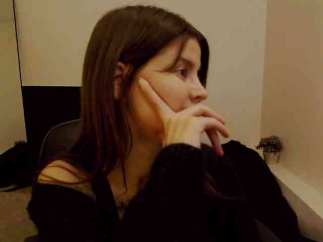 AryaJoliee