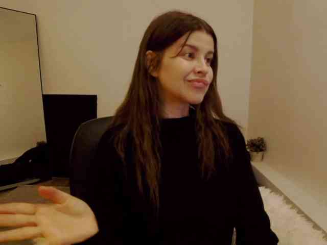 AryaJoliee