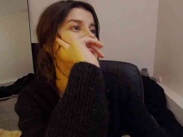 AryaJoliee
