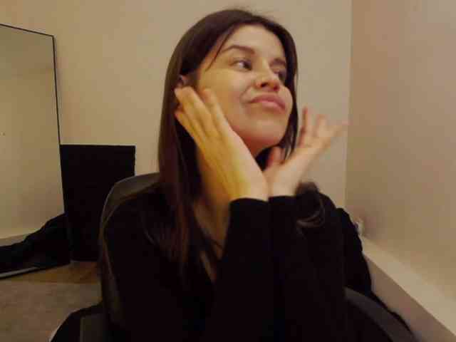 AryaJoliee webcam