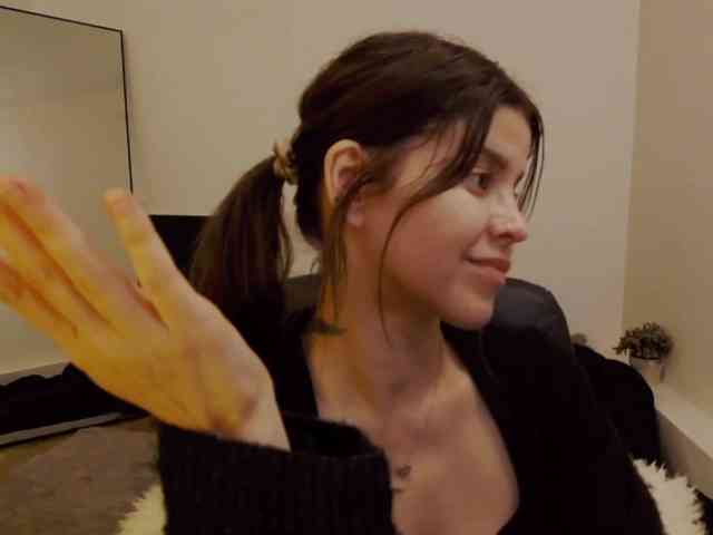 AryaJoliee