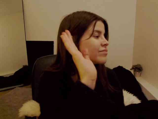 AryaJoliee