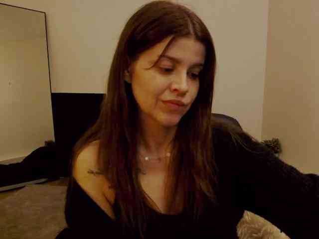 AryaNoiree webcam