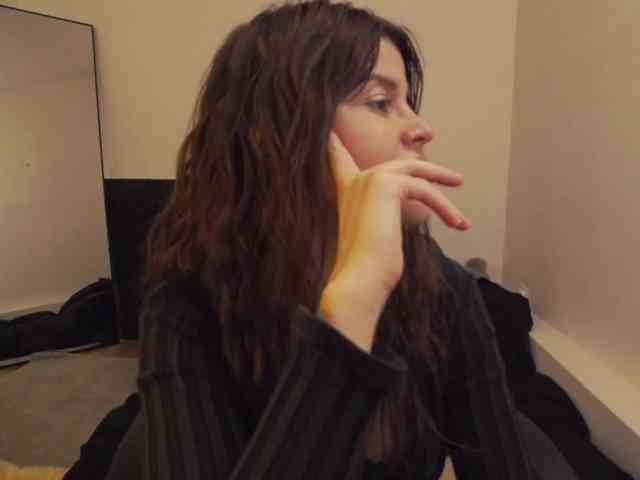 AryaJoliee