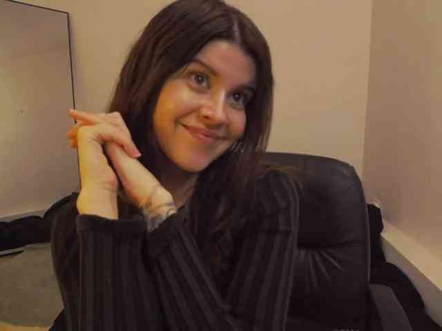 AryaJoliee