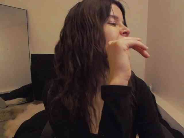 AryaJoliee