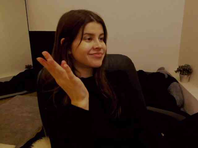 AryaJoliee