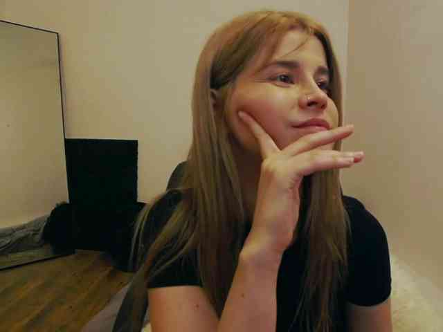 AryaNoiree webcam