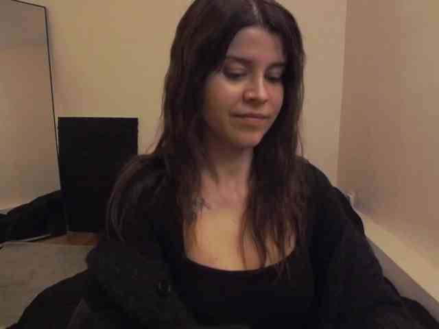 AryaJoliee
