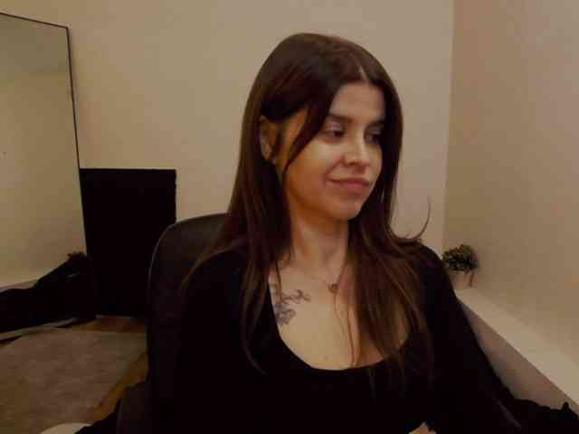 AryaJoliee webcam