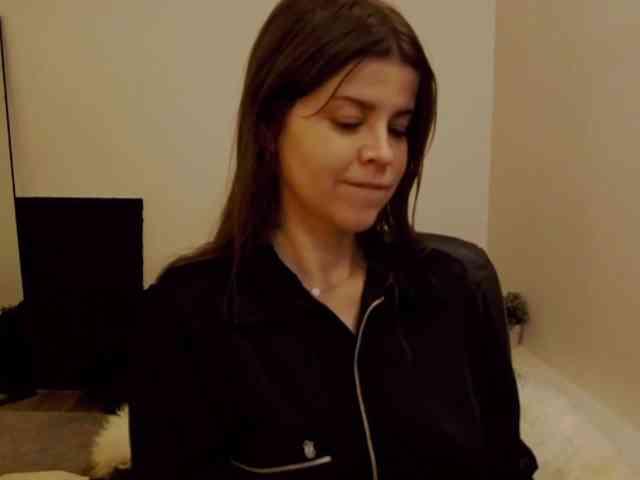 AryaJoliee
