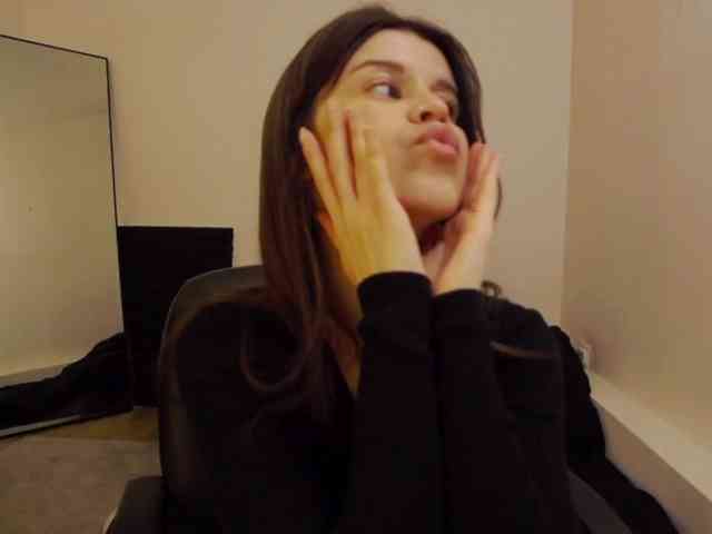 AryaJoliee