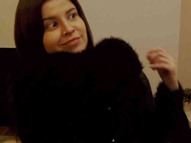 AryaJoliee