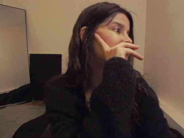 AryaJoliee