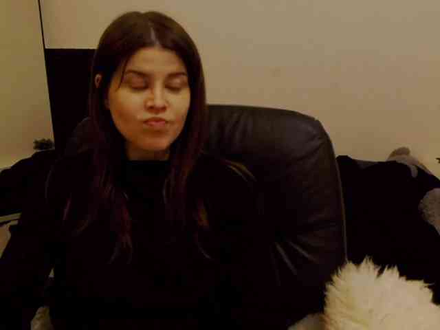 AryaJoliee