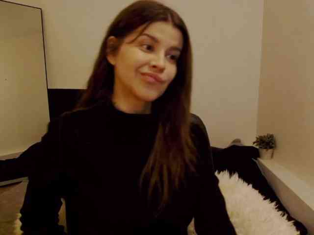 AryaNoiree webcam