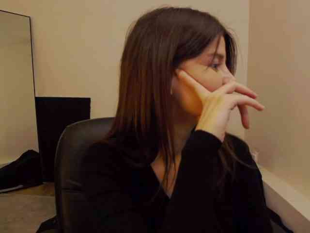 AryaJoliee
