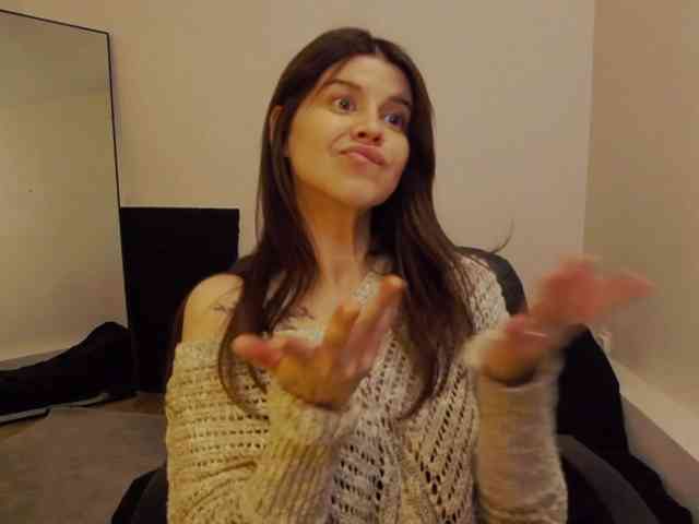 AryaJoliee