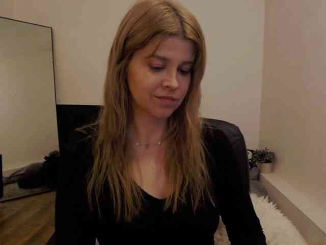AryaJoliee